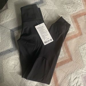 NWT Lululemon On Repeat 7/8 Tight